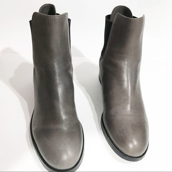 Clark’s Marquette Wish Leather Ankle Chelsea Boot - Picture 2 of 8